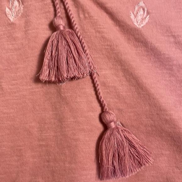 Lucky Brand Boho Smocked Leaf Embroidered Tassels Elbow Sleeves Dusty Pink Top M - Picture 3 of 13